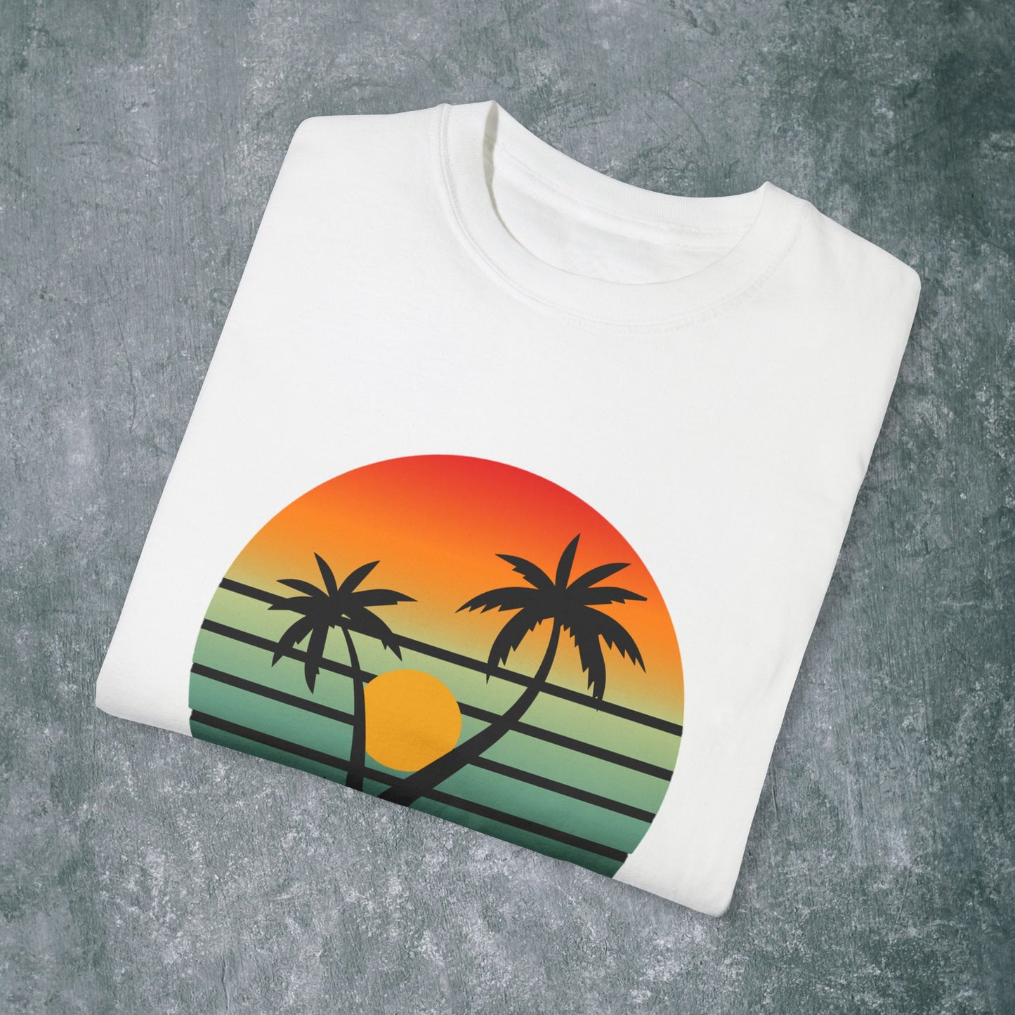 Summer Sunset Graphic Unisex T-Shirt | Vibrant Vacation Vibe