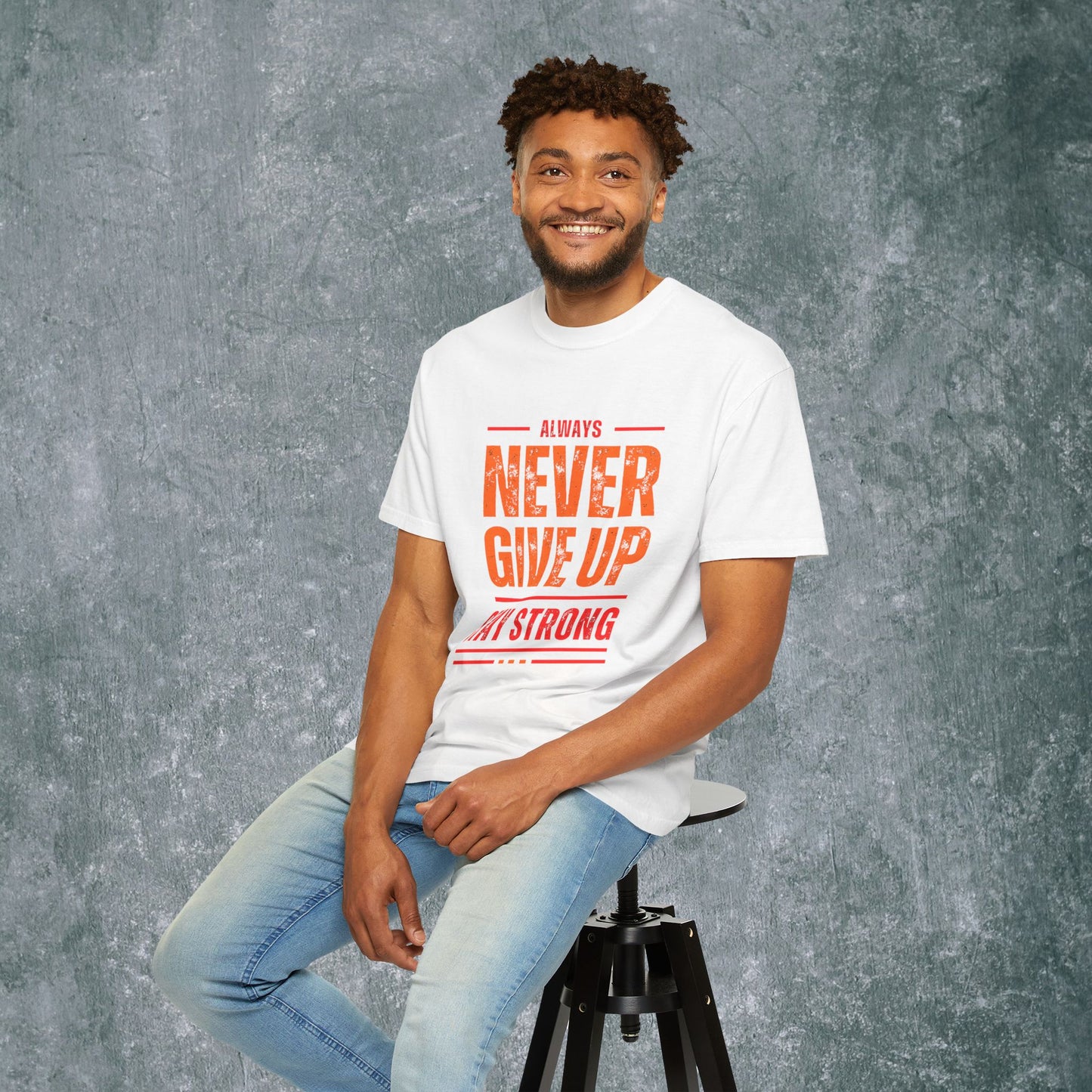 Garment-Dyed T-shirt with Bold Lines Design