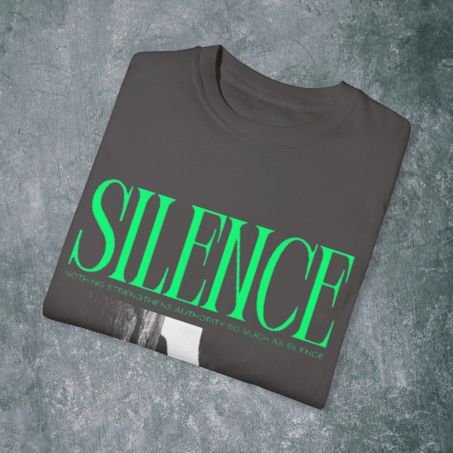 Garment-Dyed T-Shirt with 'Silence' Graphic - Casual Streetwear for Relaxed Vibes