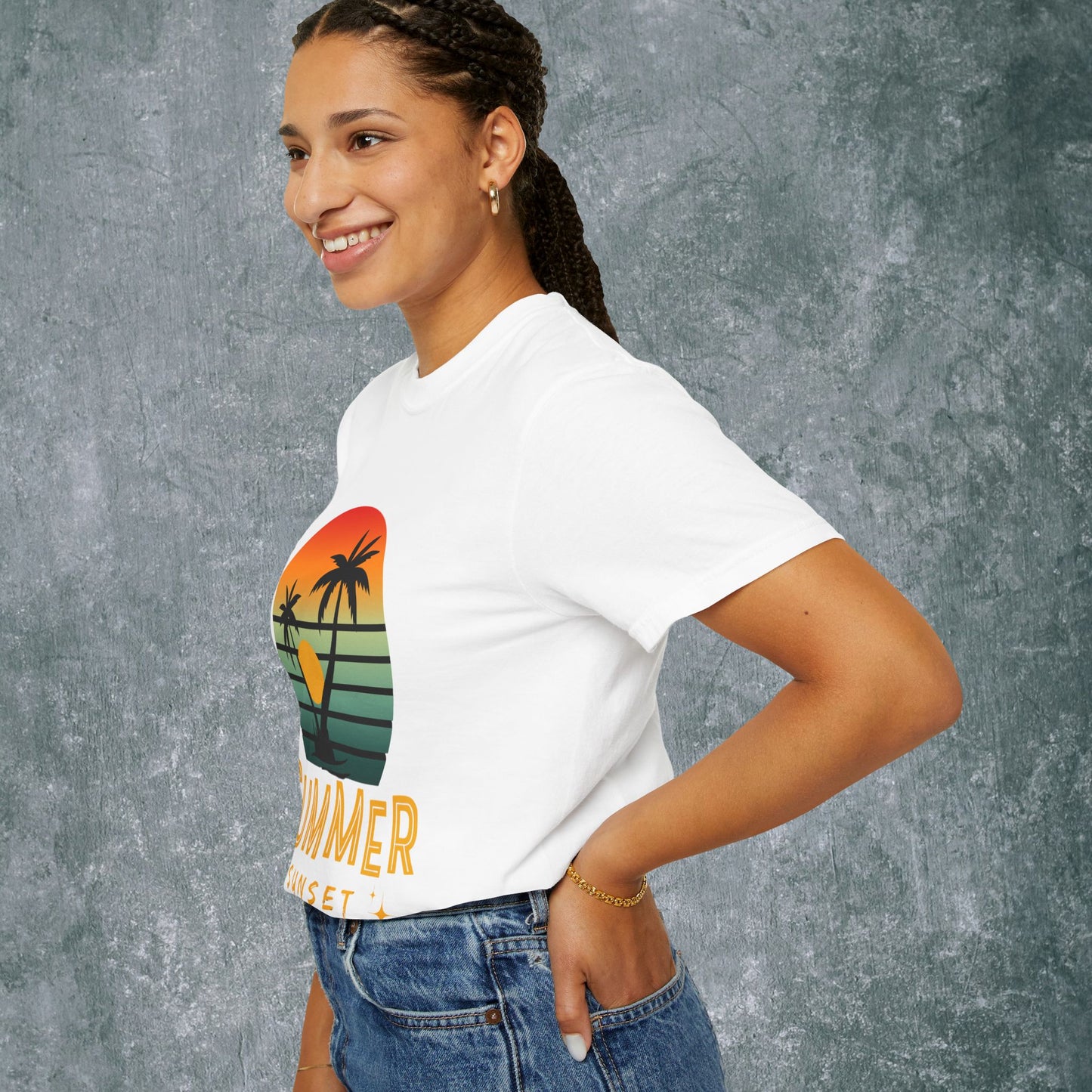 Summer Sunset Graphic Unisex T-Shirt | Vibrant Vacation Vibe