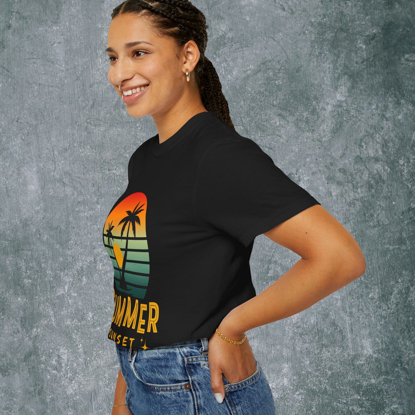 Summer Sunset Graphic Unisex T-Shirt | Vibrant Vacation Vibe