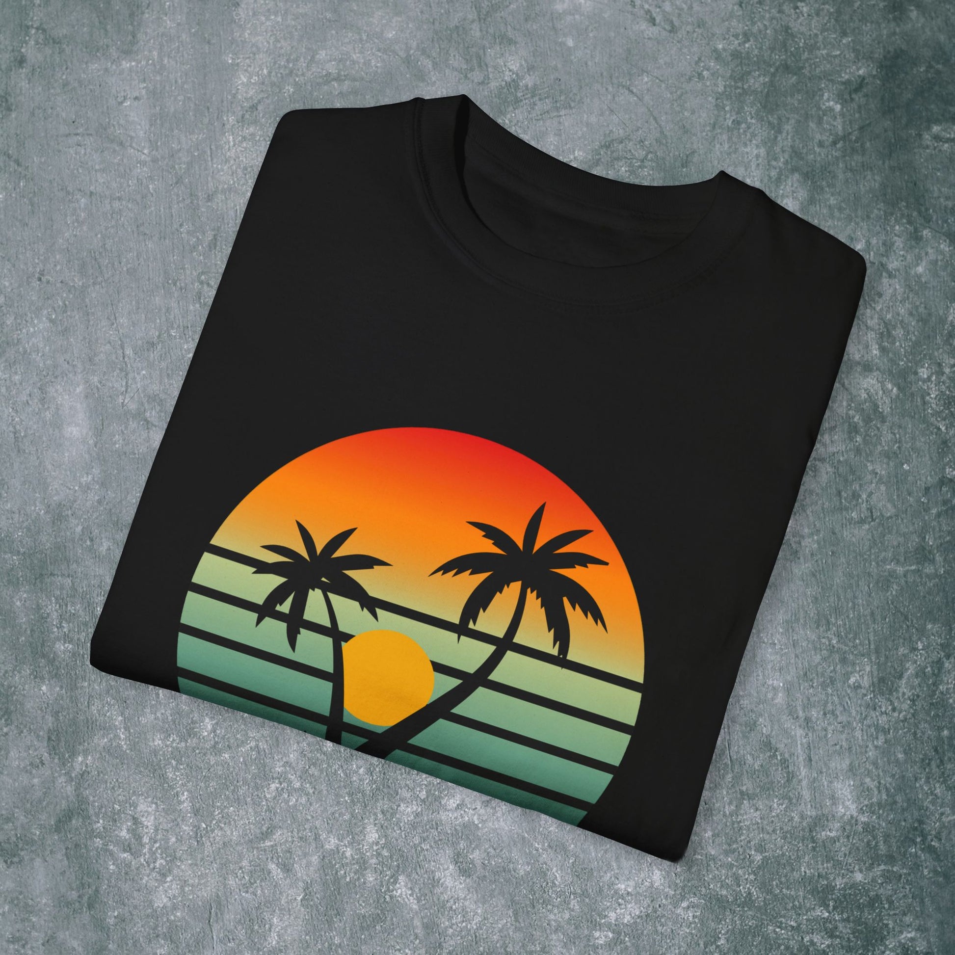 Summer Sunset Graphic Unisex T-Shirt | Vibrant Vacation Vibe
